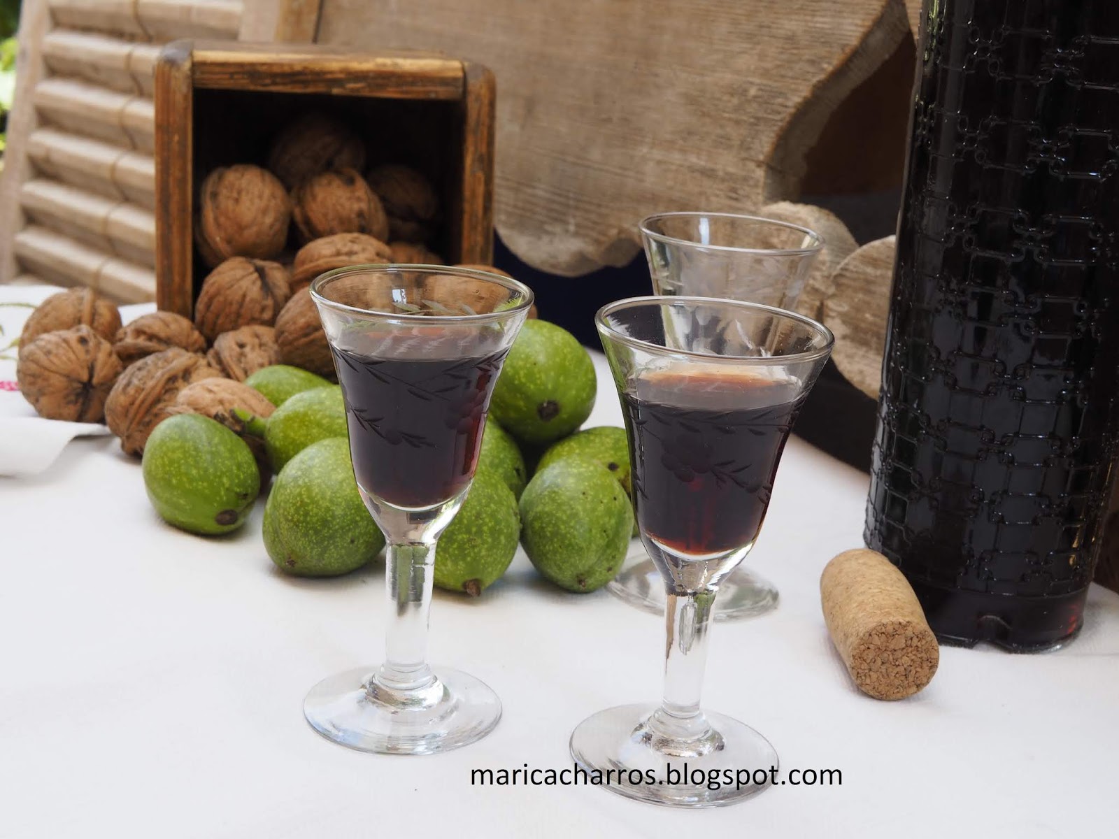 Receta Vino Dulce Con Nueces Verdes F Cil Y Delicioso